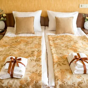 Hotel&spa Pysanka, писанка, 3 сауни та джакузі - індивідуальний відпочинок у Hotel Lwów